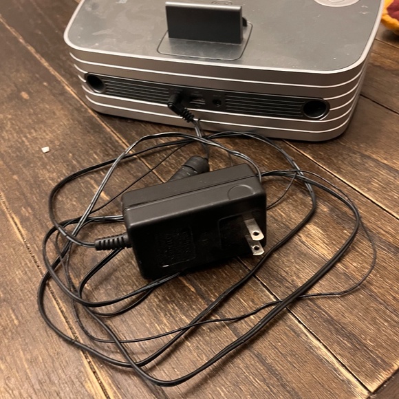 iHome - Picture 3 of 4